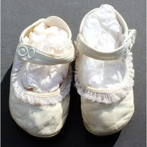 Antique VINTAGE White Leather Baby Snap Top Doll Baby Babies Shoes W/ Lace